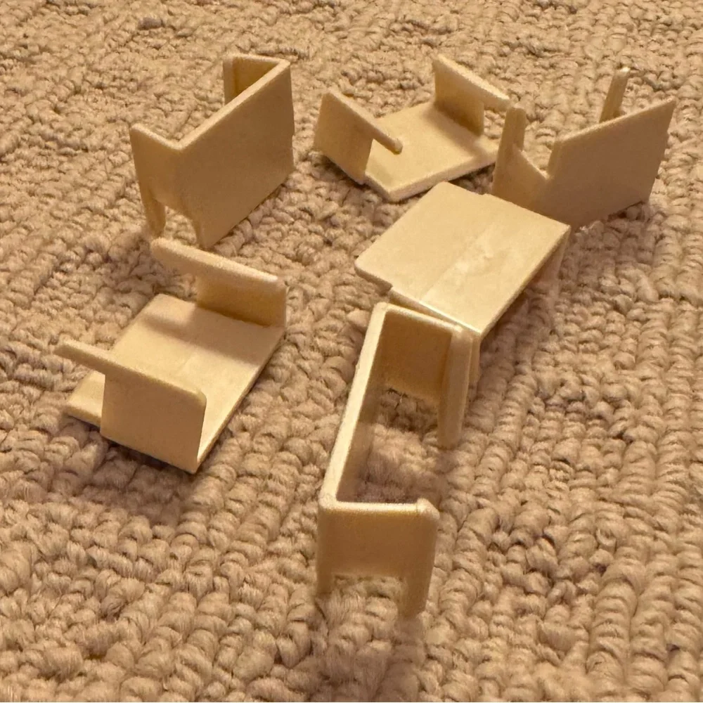Connector holder clips for wooden train railway compatible with Brio & Thomas